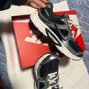 Nike V5 RNR running shoes